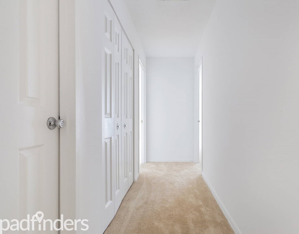 apartmentriver_watersidetowers_unit611b_tower-2bed-corner_2018_hall_rv