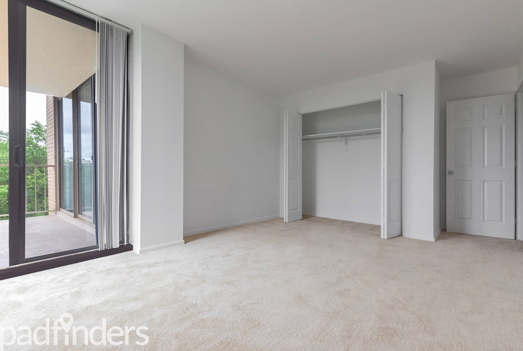apartmentriver_watersidetowers_unit611b_tower-2bed-corner_2018_bed4_rv