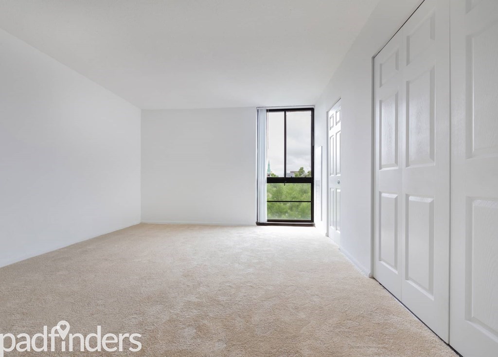 apartmentriver_watersidetowers_unit611b_tower-2bed-corner_2018_bed_rv