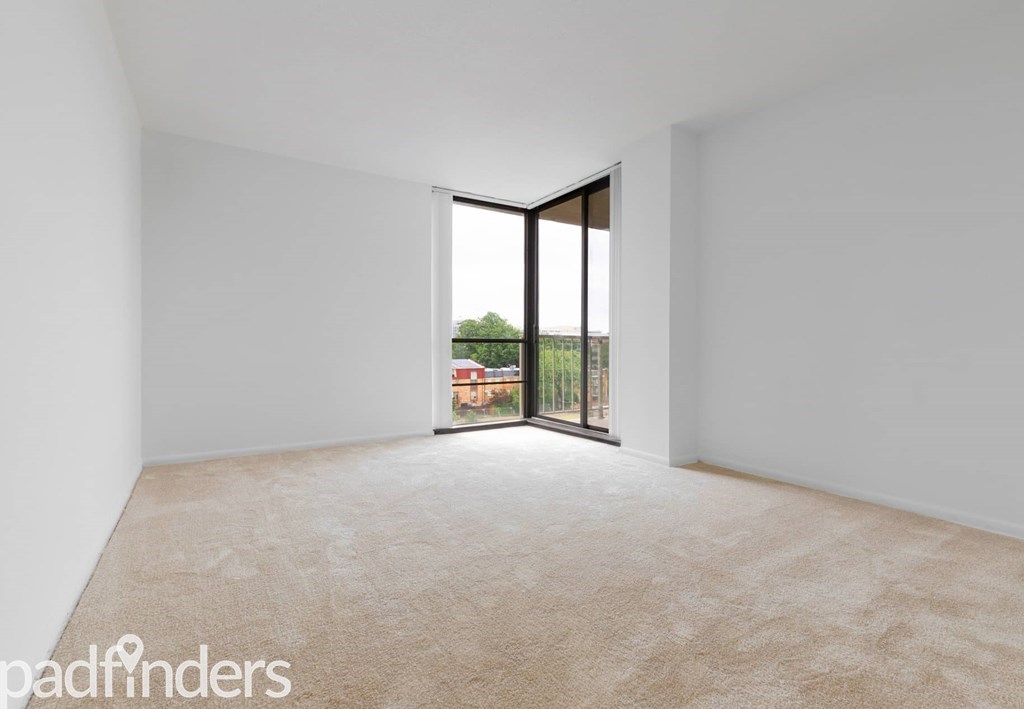 apartmentriver_watersidetowers_unit611b_tower-2bed-corner_2018_bed3_rv