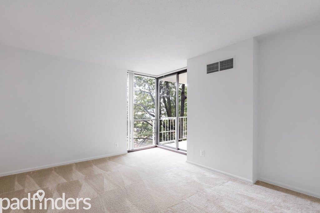apartmentriver_watersidetowers_unit204_building901_a1-w_2018_bed1_rv