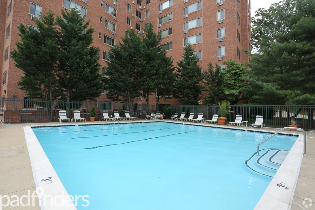 pooks-hill-tower-court-bethesda-md-pool